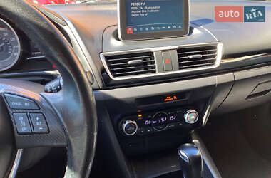 Седан Mazda 3 2013 в 
