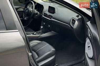 Седан Mazda 3 2017 в 