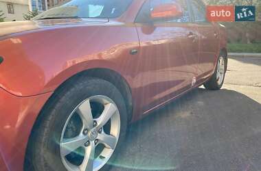 Седан Mazda 3 2004 в 