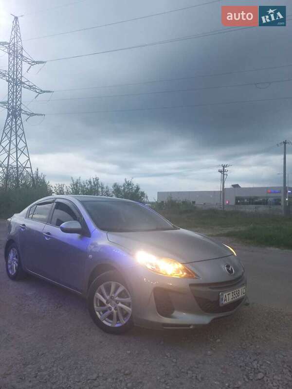 Седан Mazda 3 2011 в Івано-Франківську
