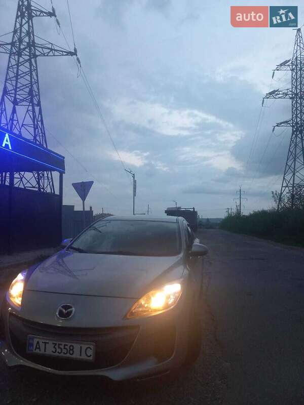 Седан Mazda 3 2011 в Івано-Франківську