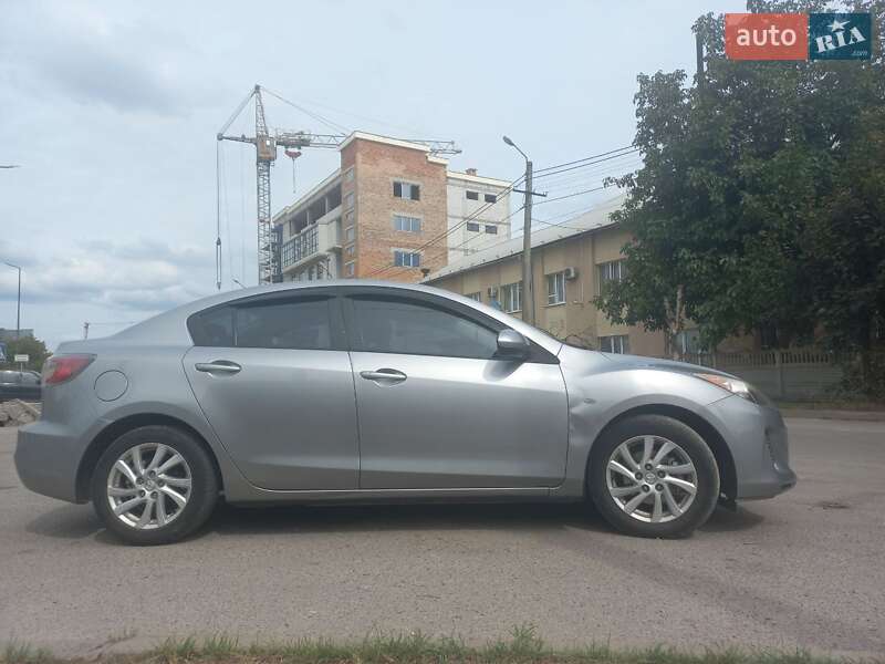 Седан Mazda 3 2011 в Івано-Франківську