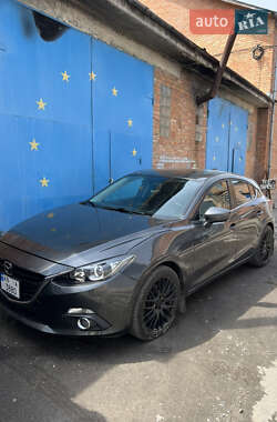 Хетчбек Mazda 3 2015 в 