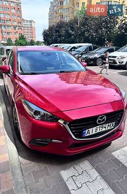 Хэтчбек Mazda 3 2017 в 