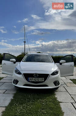 Седан Mazda 3 2014 в 