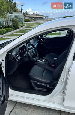 Седан Mazda 3 2014 в 
