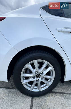 Седан Mazda 3 2014 в 