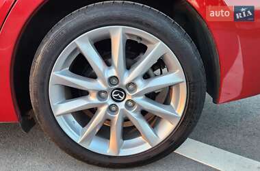 Седан Mazda 3 2017 в 