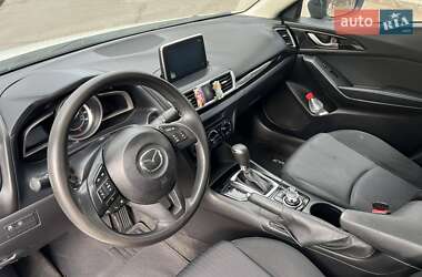 Седан Mazda 3 2015 в 
