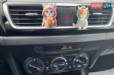 Седан Mazda 3 2015 в 