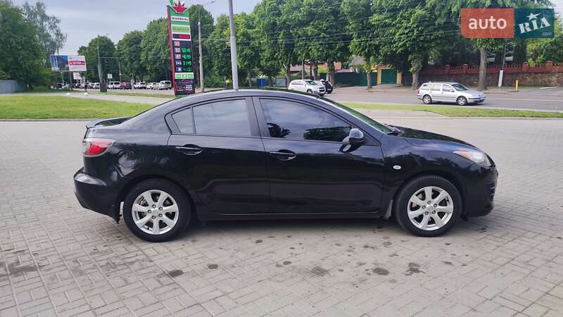 Седан Mazda 3 2010 в Житомирі