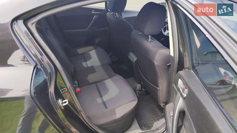 Седан Mazda 3 2010 в Житомирі