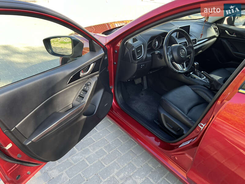 Хэтчбек Mazda 3 2015 в Львове