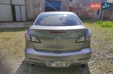 Седан Mazda 3 2012 в Городенке