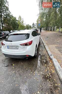 Хэтчбек Mazda 3 2015 в Житомире