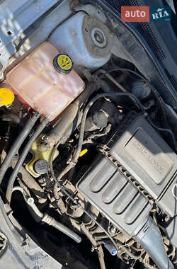 Хэтчбек Mazda 3 2005 в 