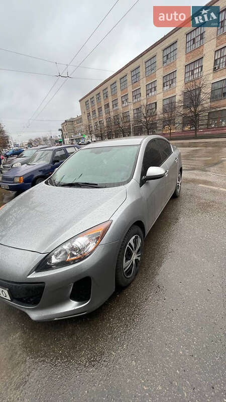 Седан Mazda 3 2013 в 