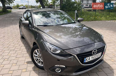 Седан Mazda 3 2016 в 