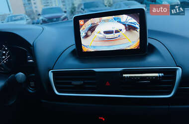 Седан Mazda 3 2016 в Киеве