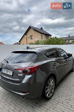 Хэтчбек Mazda 3 2017 в 