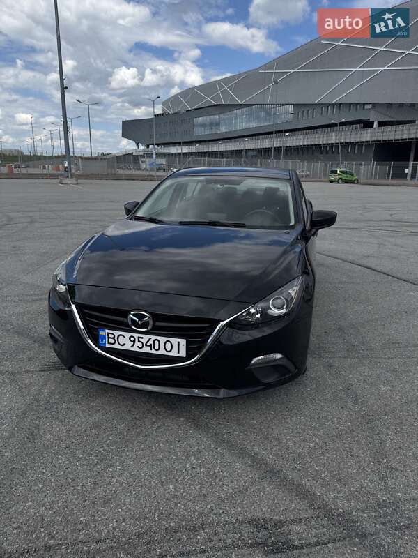 Седан Mazda 3 2015 в 