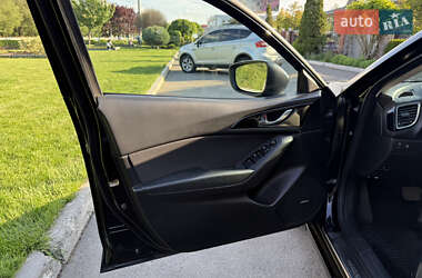 Седан Mazda 3 2014 в 
