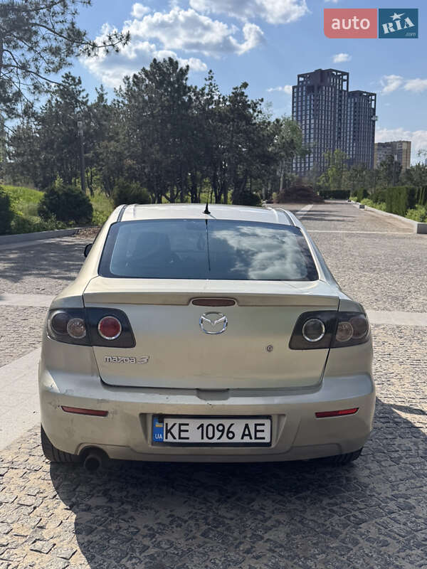 Седан Mazda 3 2006 в Днепре