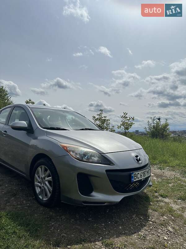 Седан Mazda 3 2011 в 