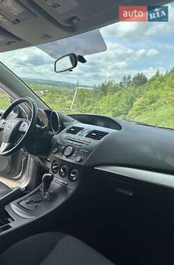 Седан Mazda 3 2011 в 