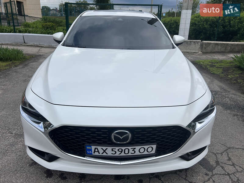 Седан Mazda 3 2018 в Харькове