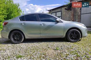 Седан Mazda 3 2012 в Городенке