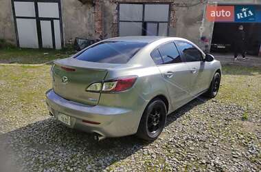 Седан Mazda 3 2012 в Городенке