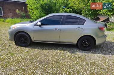 Седан Mazda 3 2012 в Городенке