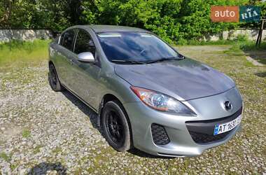 Седан Mazda 3 2012 в Городенке