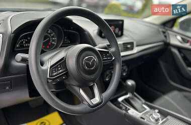 Седан Mazda 3 2016 в 