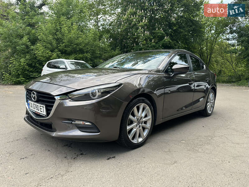 Седан Mazda 3 2017 в 