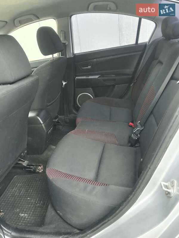 Седан Mazda 3 2005 в Крюковщине
