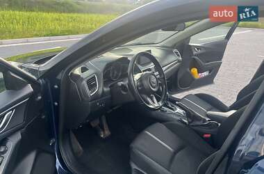 Седан Mazda 3 2016 в 