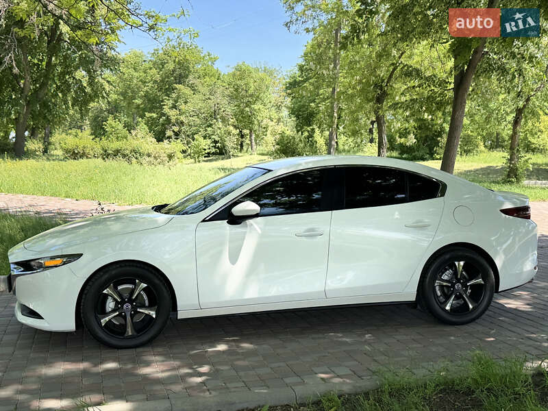 Седан Mazda 3 2019 в Кропивницькому