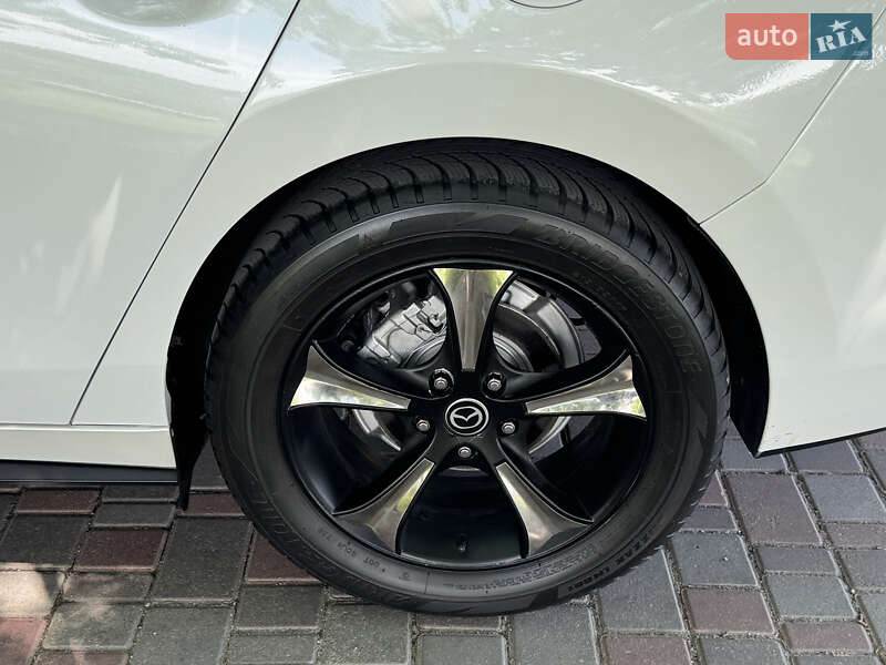 Седан Mazda 3 2019 в Кропивницькому