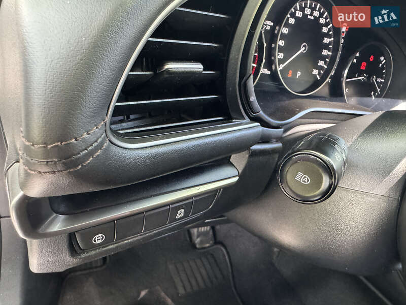 Седан Mazda 3 2019 в Кропивницькому