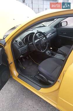 Хэтчбек Mazda 3 2003 в 