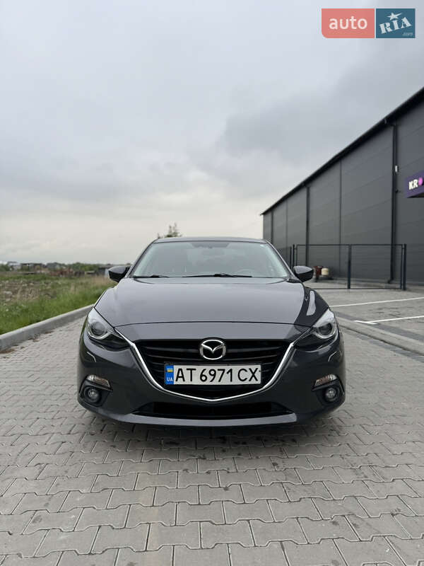 Седан Mazda 3 2016 в Івано-Франківську