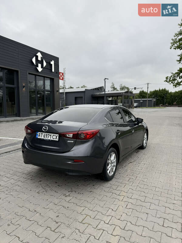 Седан Mazda 3 2016 в Івано-Франківську