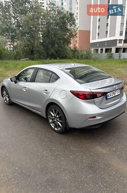 Седан Mazda 3 2018 в 