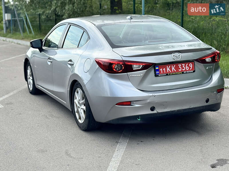 Седан Mazda 3 2014 в Киеве