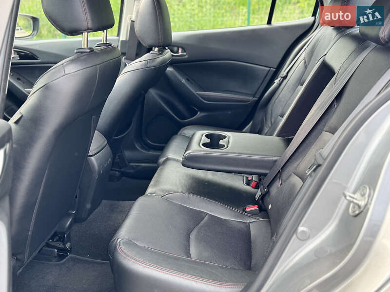 Седан Mazda 3 2014 в Киеве