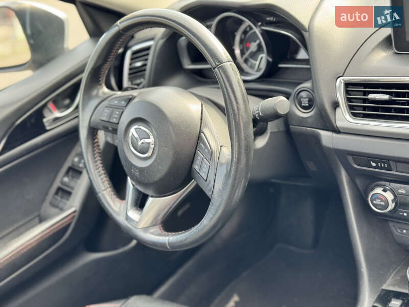 Седан Mazda 3 2014 в Киеве