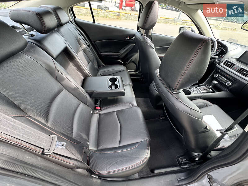 Седан Mazda 3 2014 в Киеве