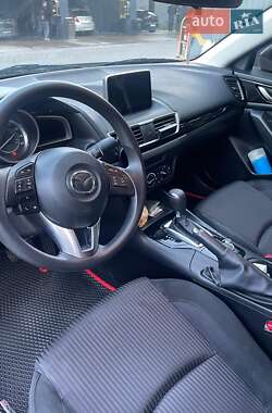 Седан Mazda 3 2015 в 